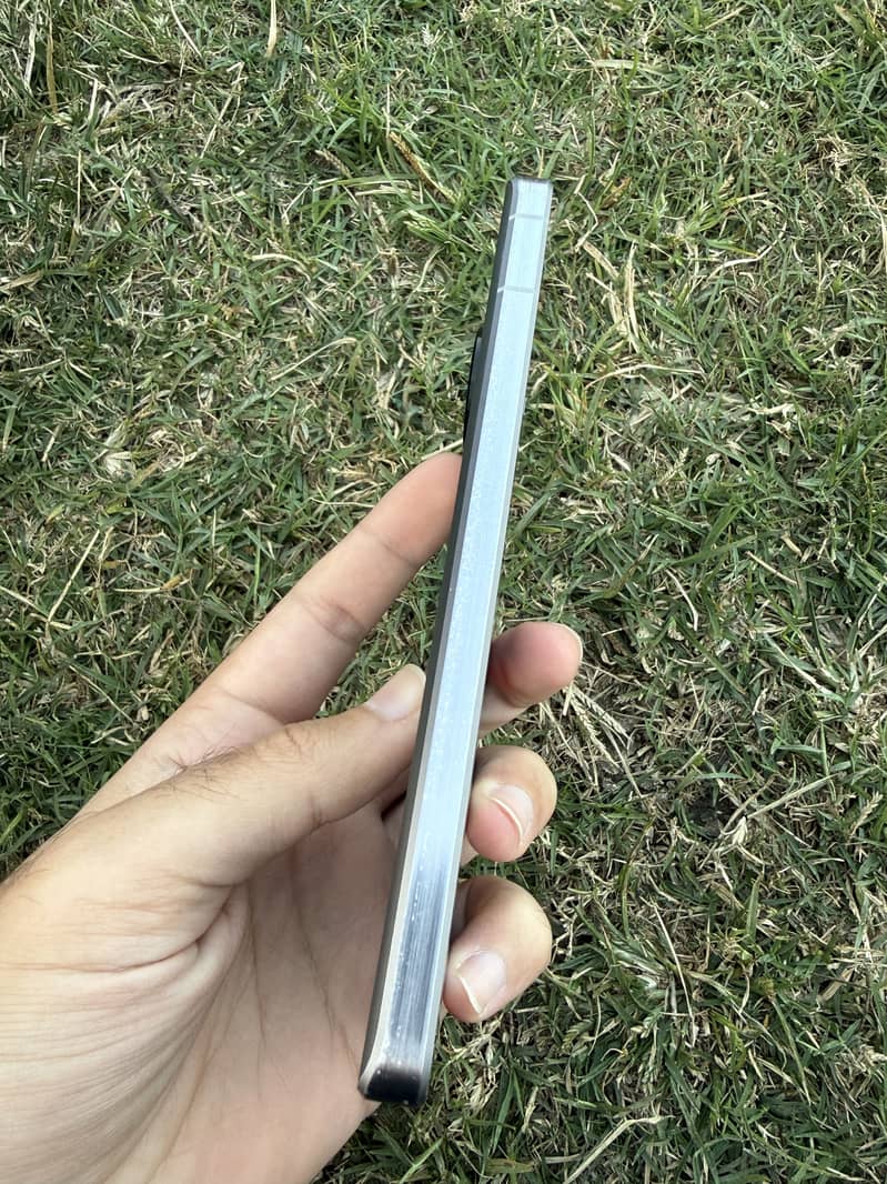 Sharp Aquos R7(12/256) 2
