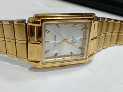 Q&Q Quartz watch for men Golden watch white dial
