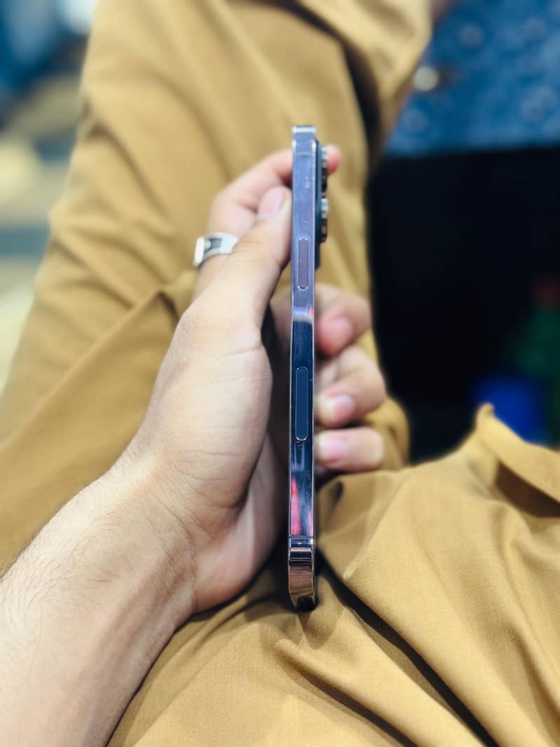 Apple iPhone 14 Pro Max 1