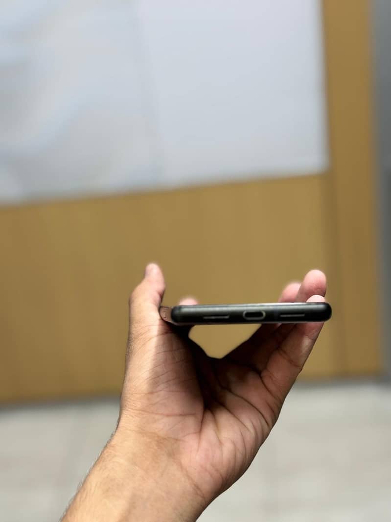 Google Pixel 6 4