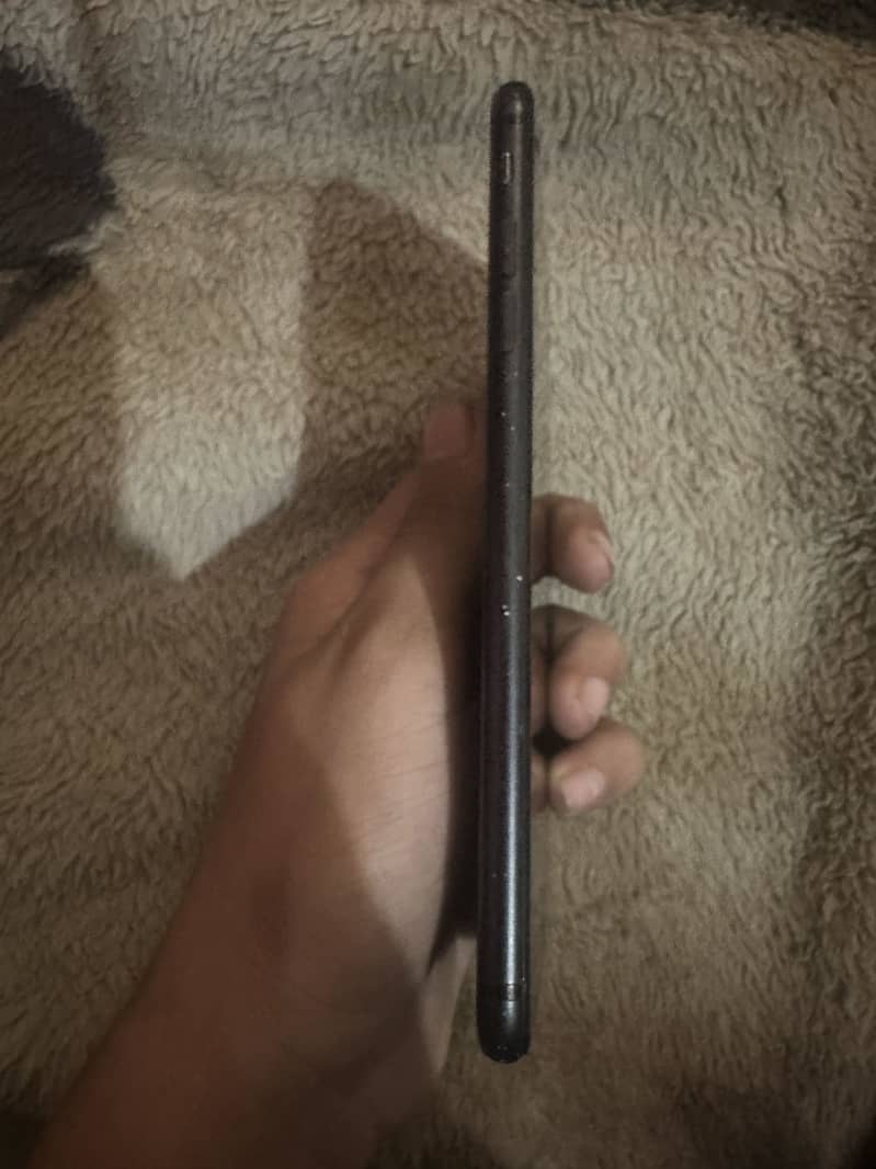 Apple iPhone 7 Plus 0