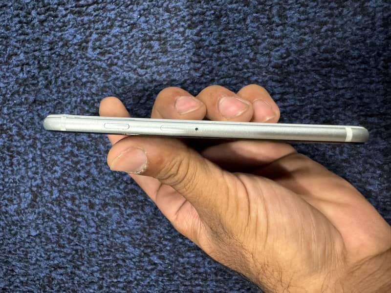 Apple iPhone SE 3