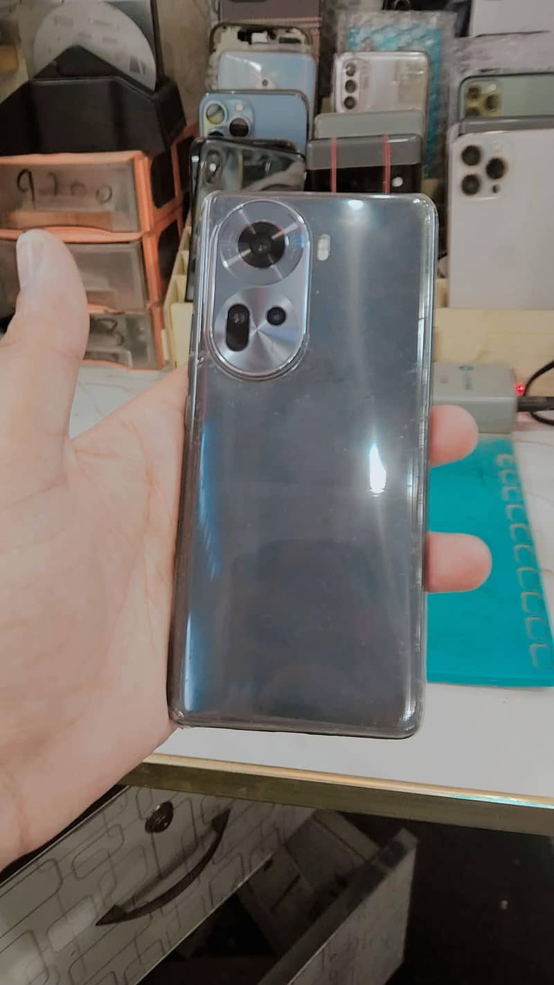 OPPO Reno11 4