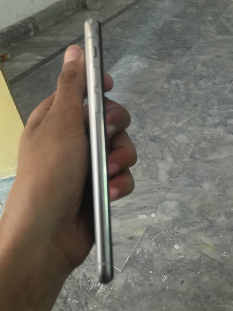 Apple iPhone X 0