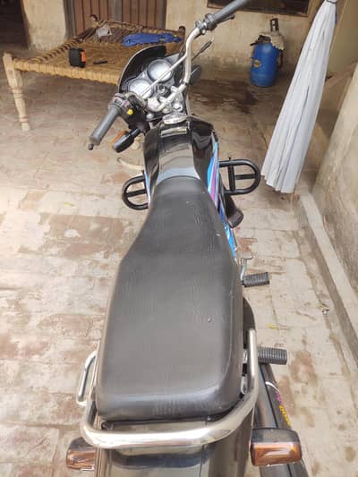 A good conditioned used like new Black pridor for sale