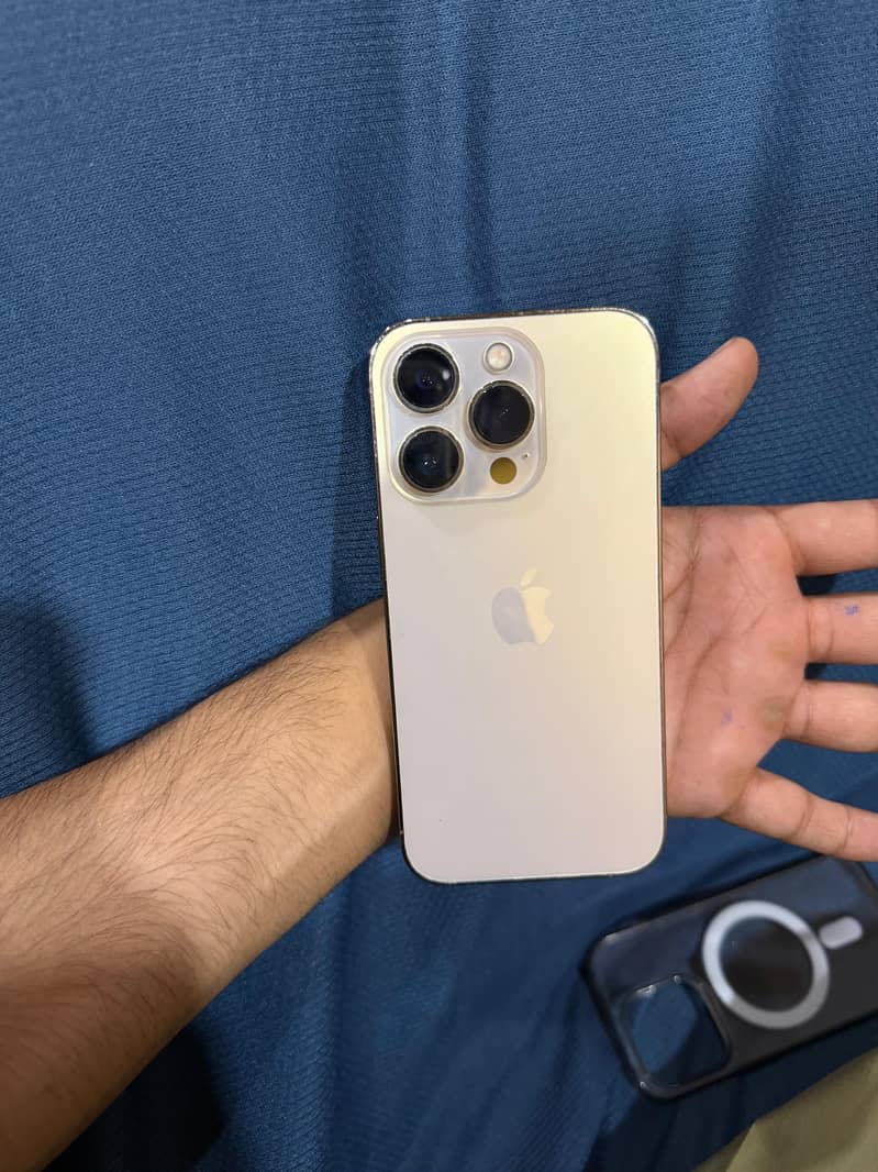 Apple iPhone 14 Pro 2