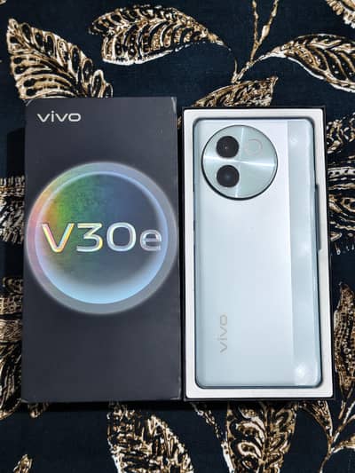Vivo V30e