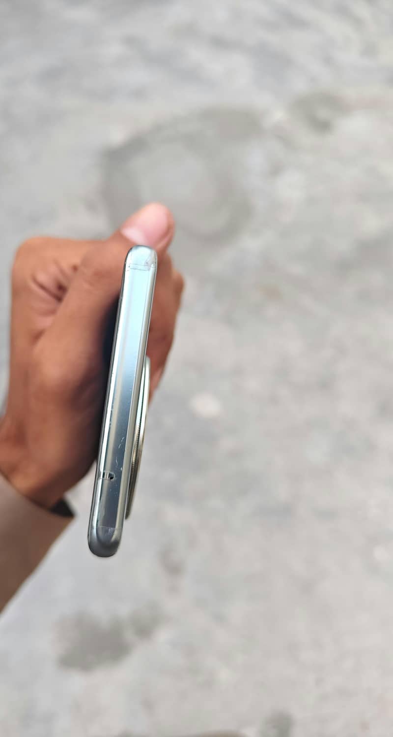 Vivo V30e 3
