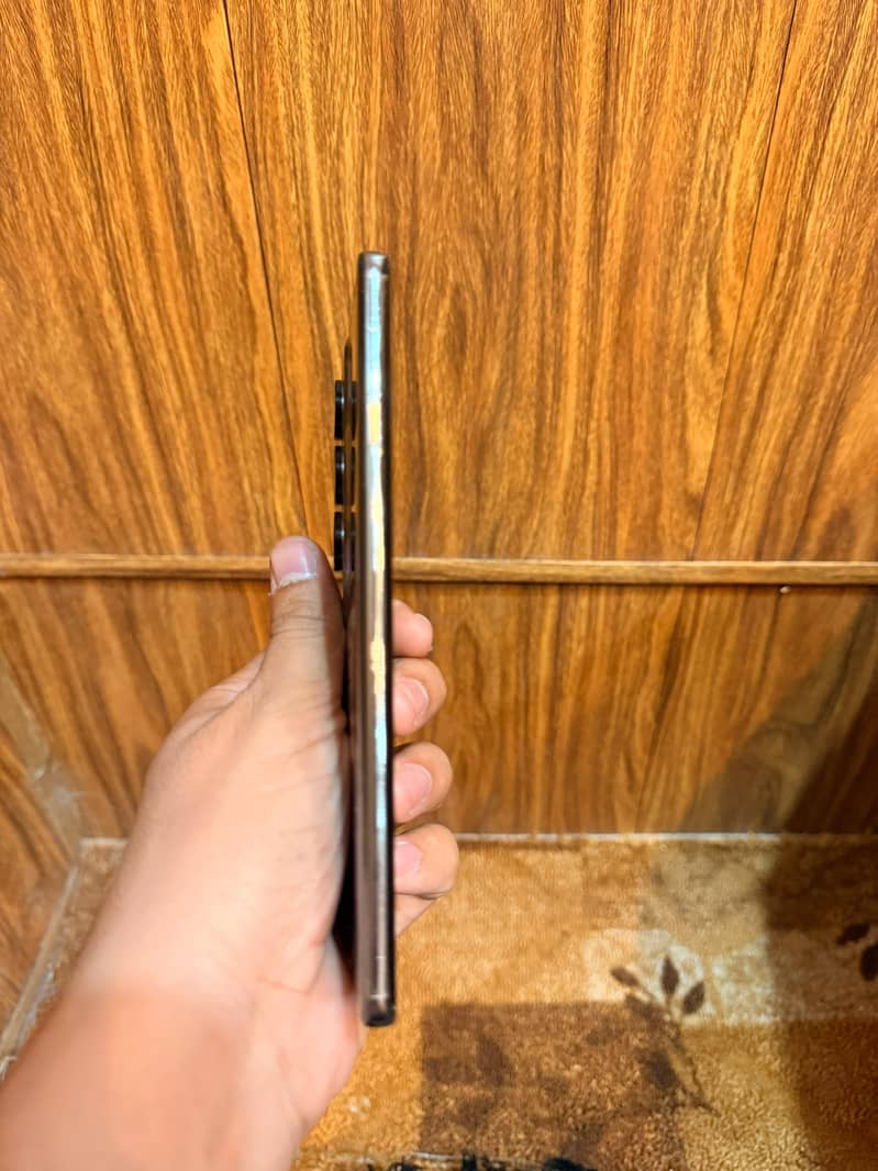 Tecno CAMON 40 Pro 1