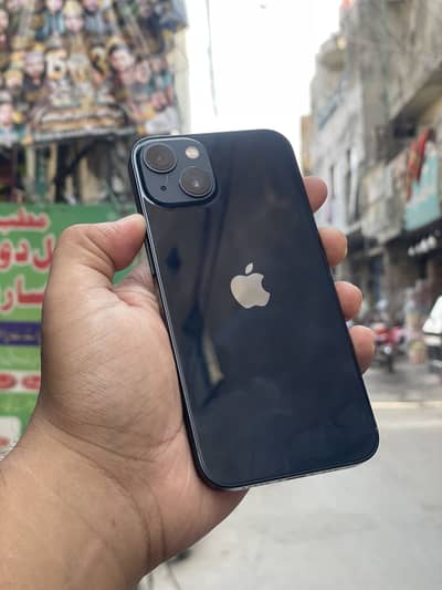 Apple iPhone 13
