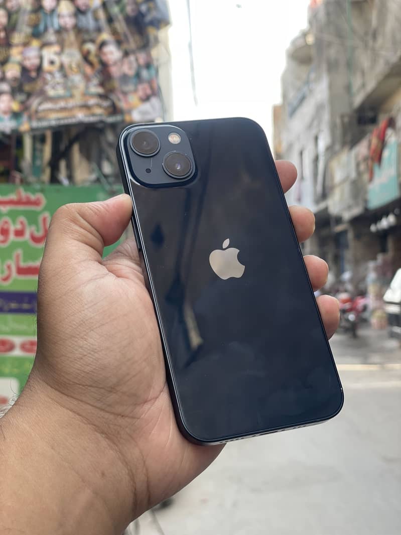 Apple iPhone 13 0