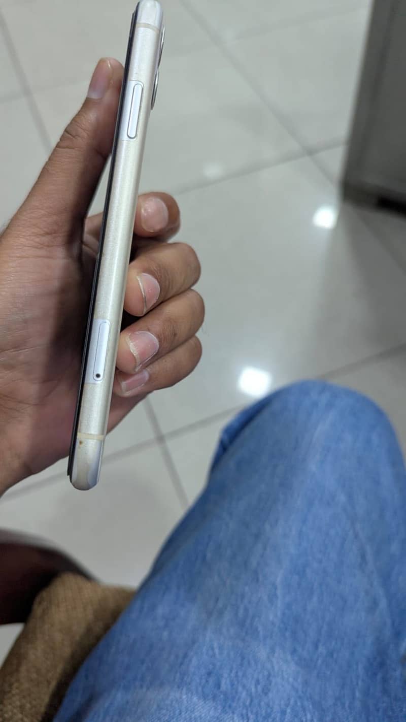 Apple iPhone 11 1