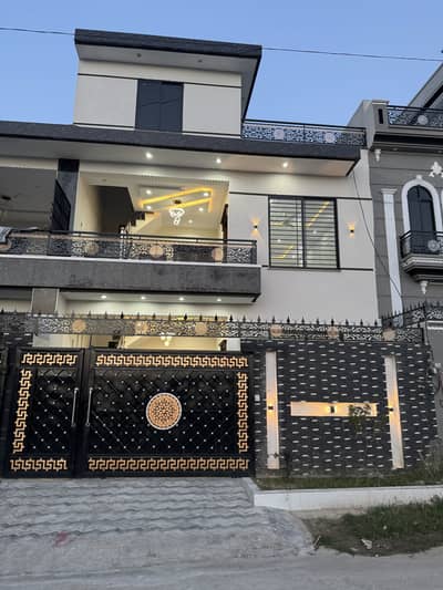 Luxury Owner-Built Full Double-Story House For Sale | Premium Block | Near Arcade Mall & Main Market | Fully Developed Area | All Facilities | Investor Price | Urgent Sale