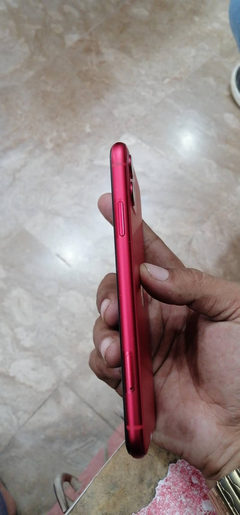 Apple iPhone 11 4