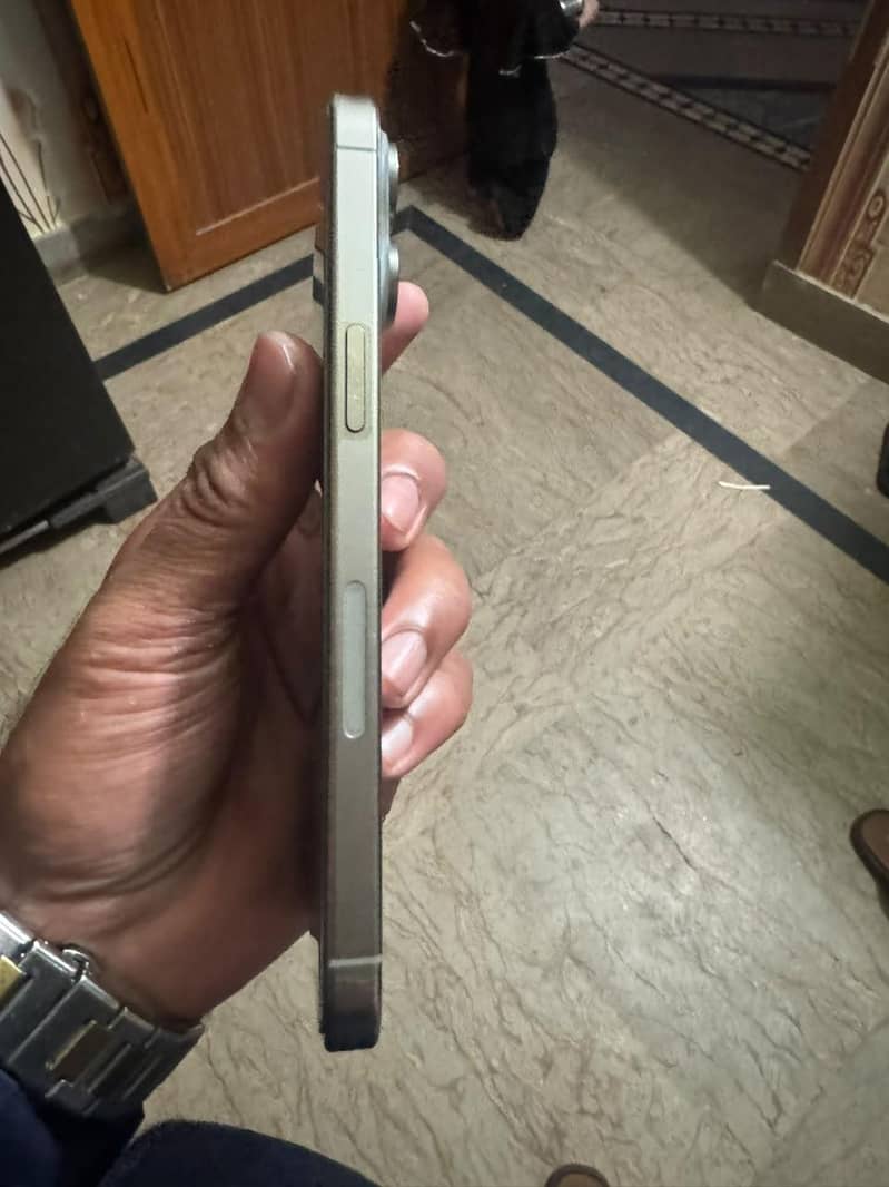 Apple iPhone 15 Pro Max 1