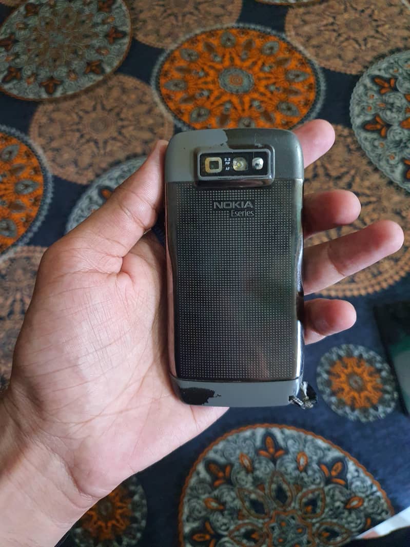 Nokia E71 1