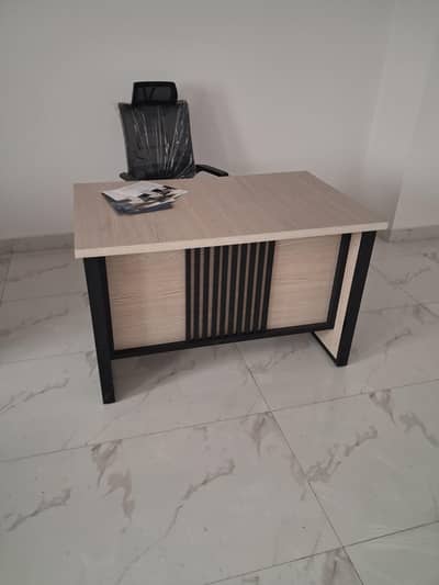 Office furniture like brand new on urgent sale