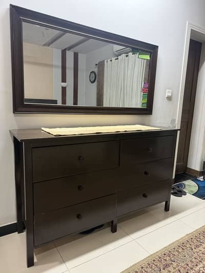 Dressing Table with Large Mirror