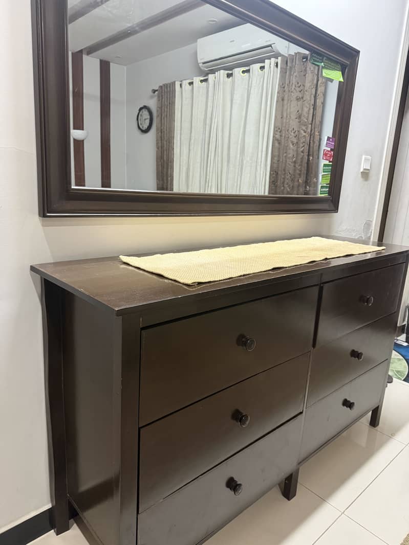 Dressing Table with Large Mirror 1