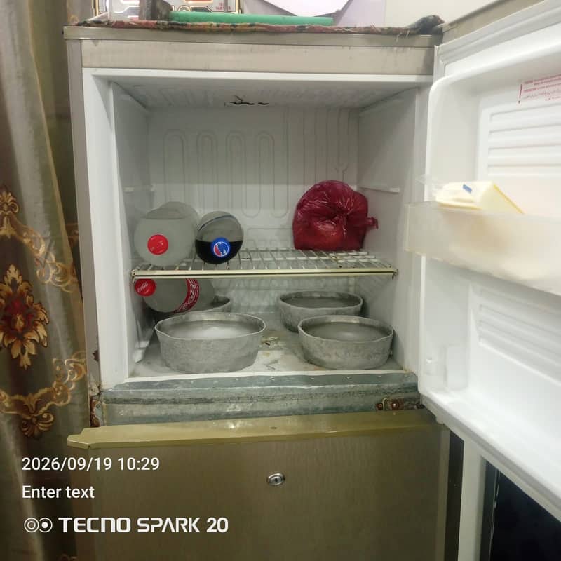 Refrigerator 0