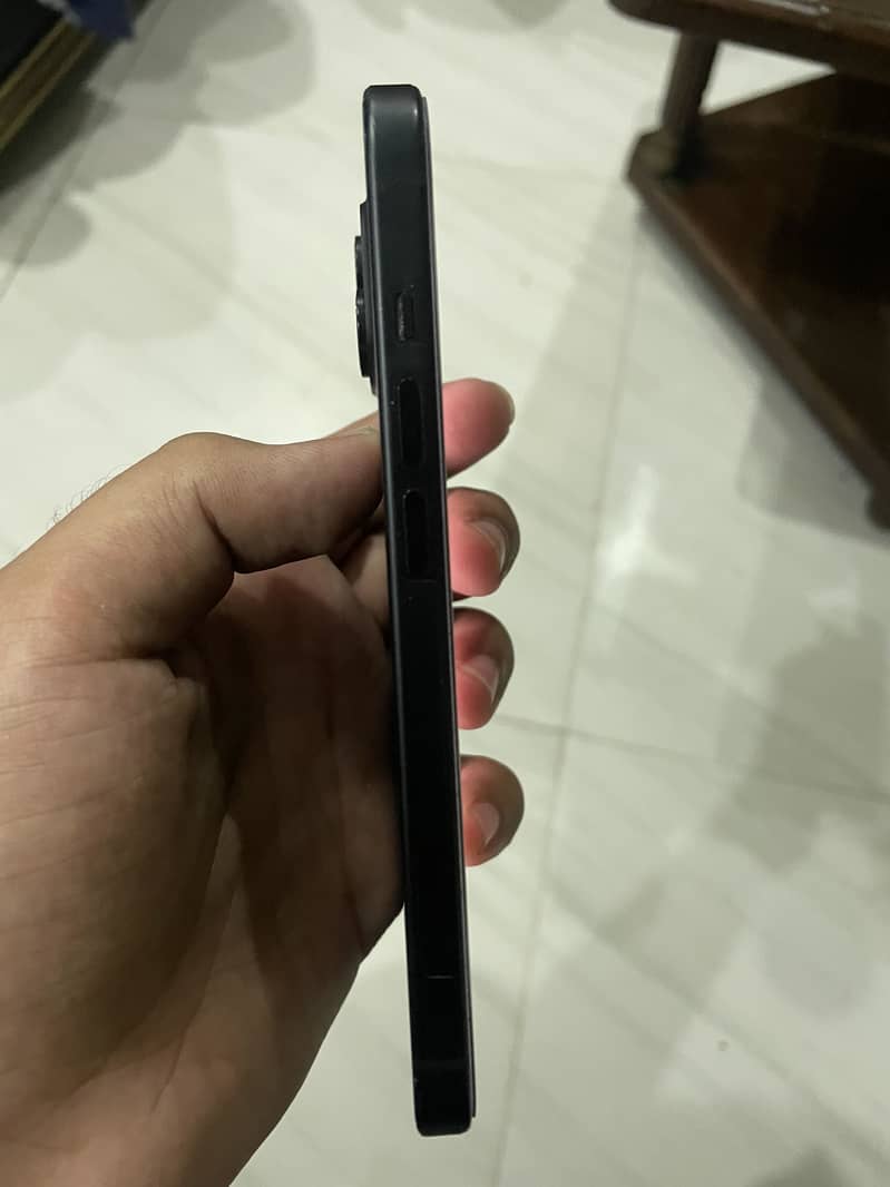 Apple iPhone 15 3