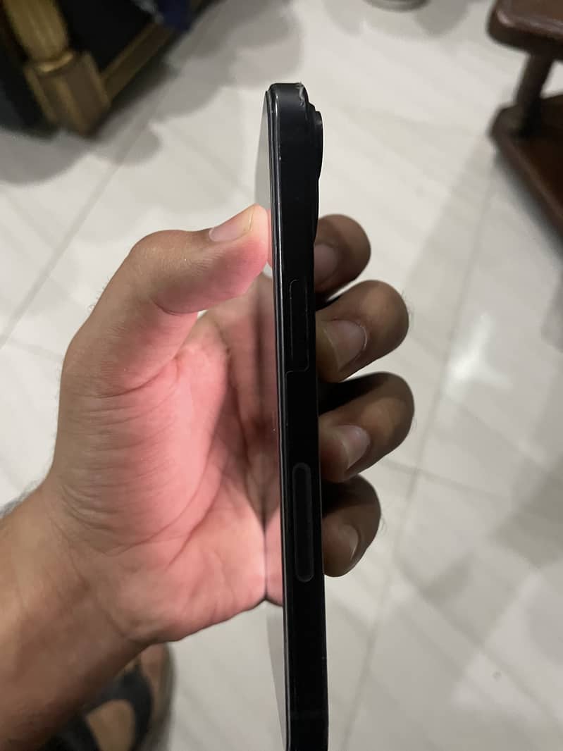 Apple iPhone 15 4