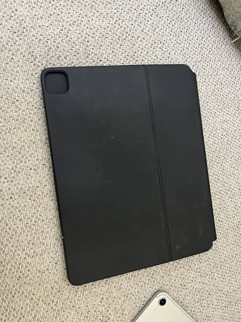 iPad Pro 12.9” + Magic Keyboard 2