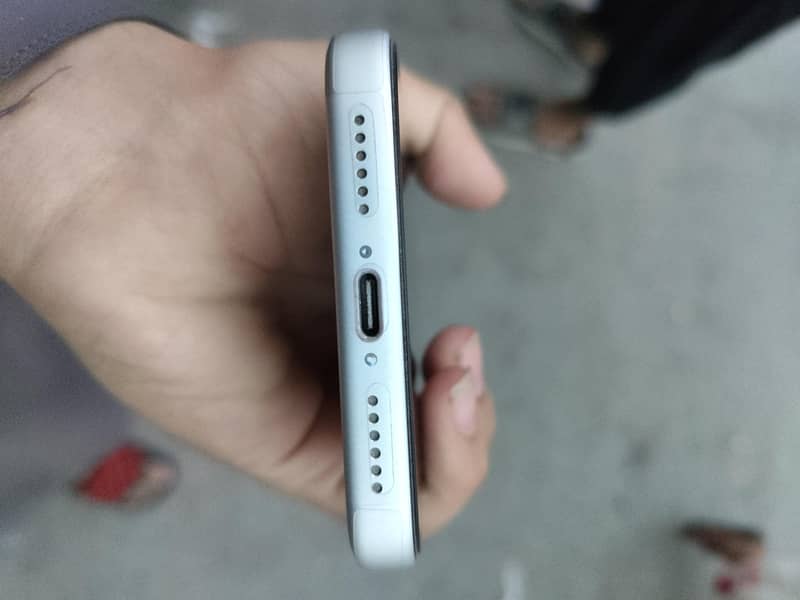 Apple iPhone 17 Pro Max 4