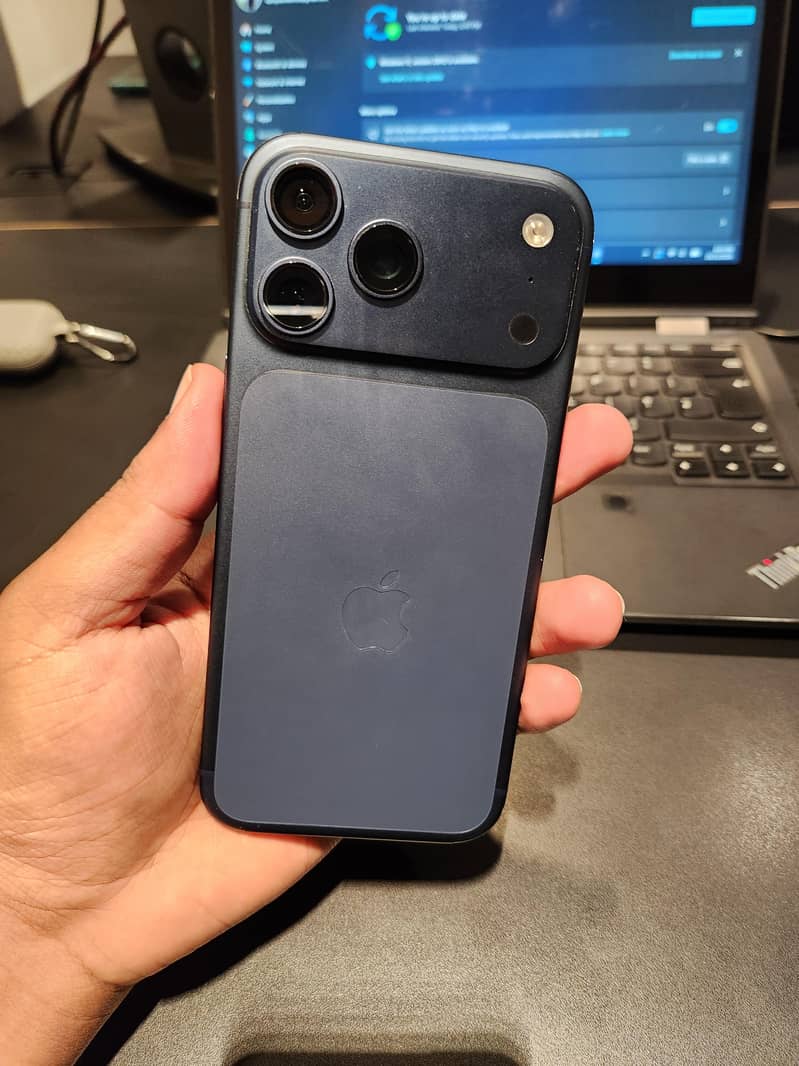 Apple iPhone 17 Pro Max 1