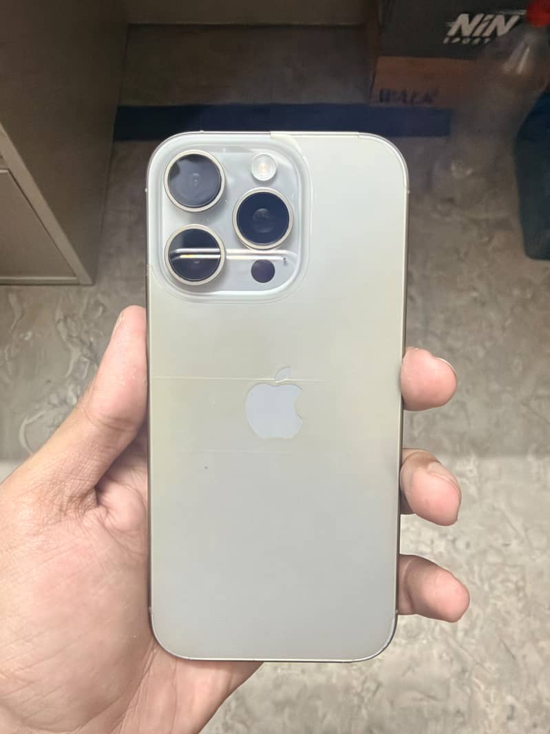 Apple iPhone 16 Pro 2
