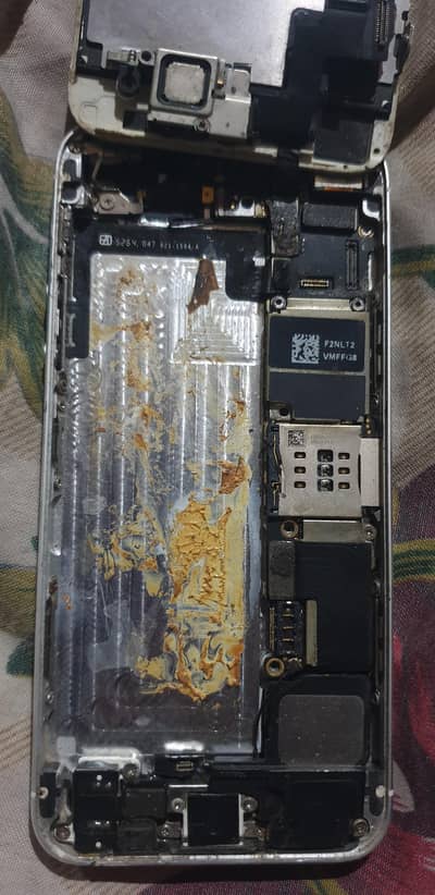 Apple iPhone 5c panel and bord ha batrey ni ha or bland ha