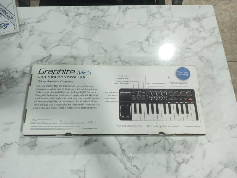Samson Graphite M25 Mini USB MIDI Controller 0
