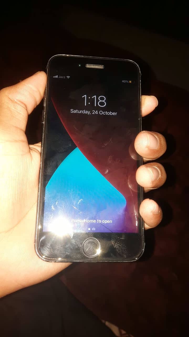 Apple iPhone 7 Plus 0