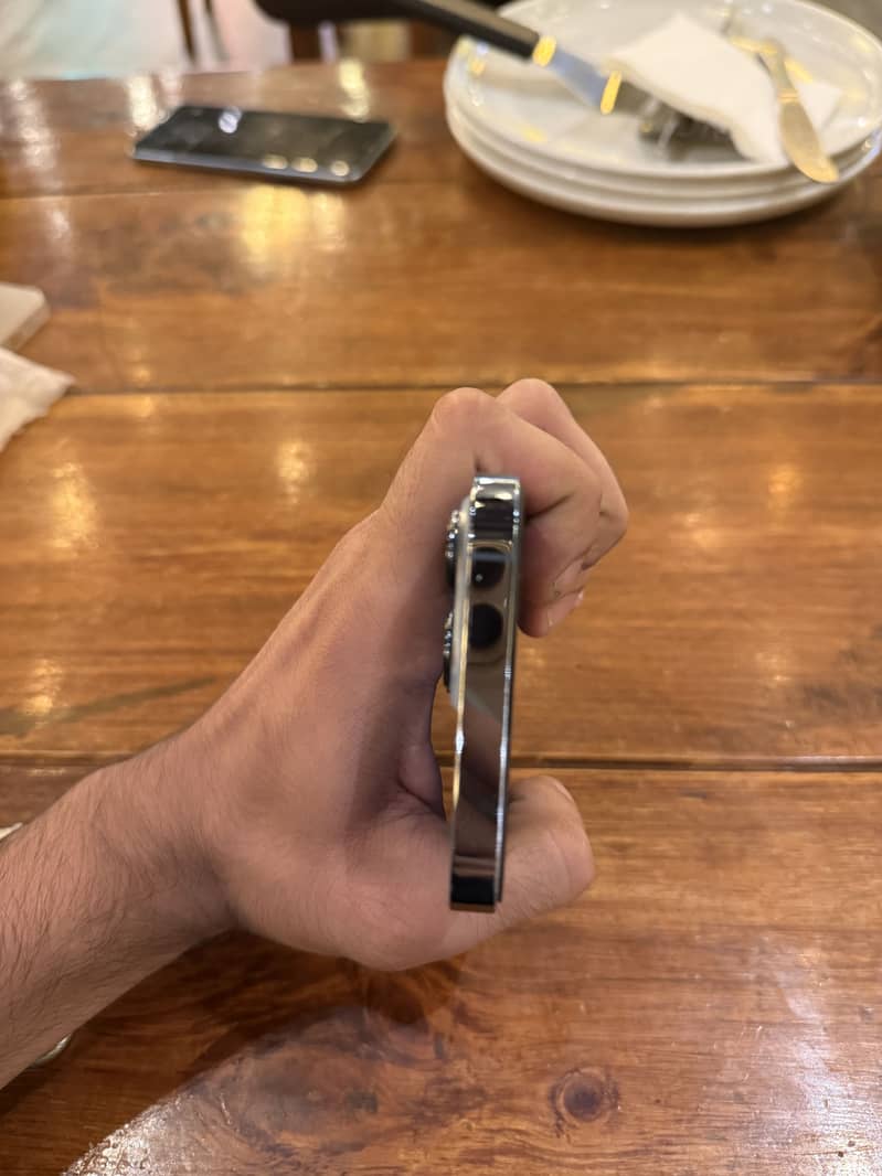 Apple iPhone 13 Pro 4