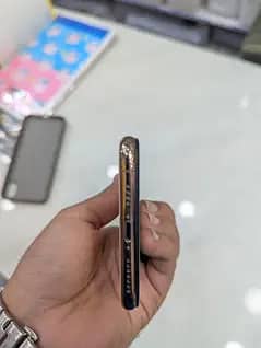 Apple iPhone XS Max 2