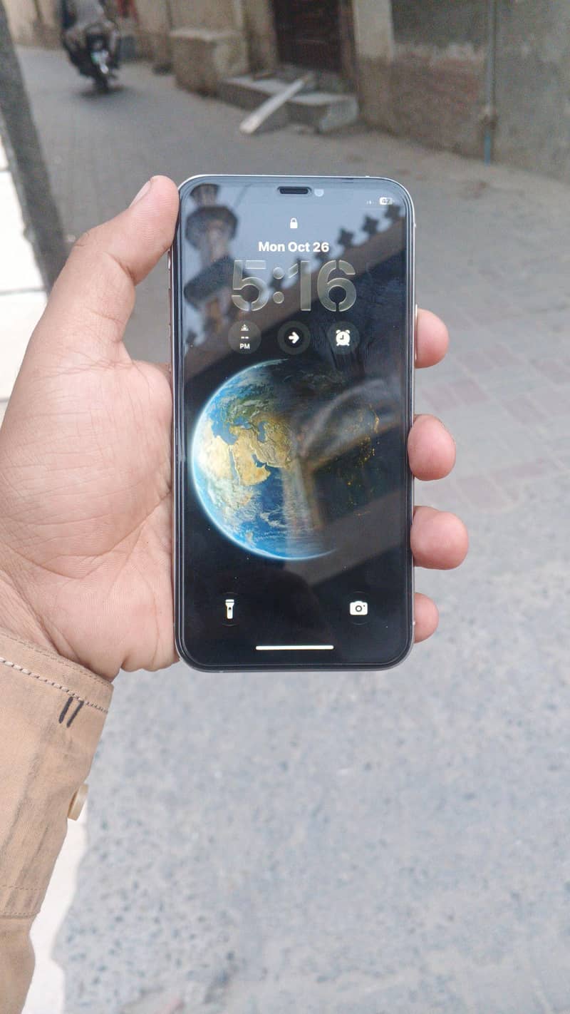 Apple iPhone 11 Pro 2