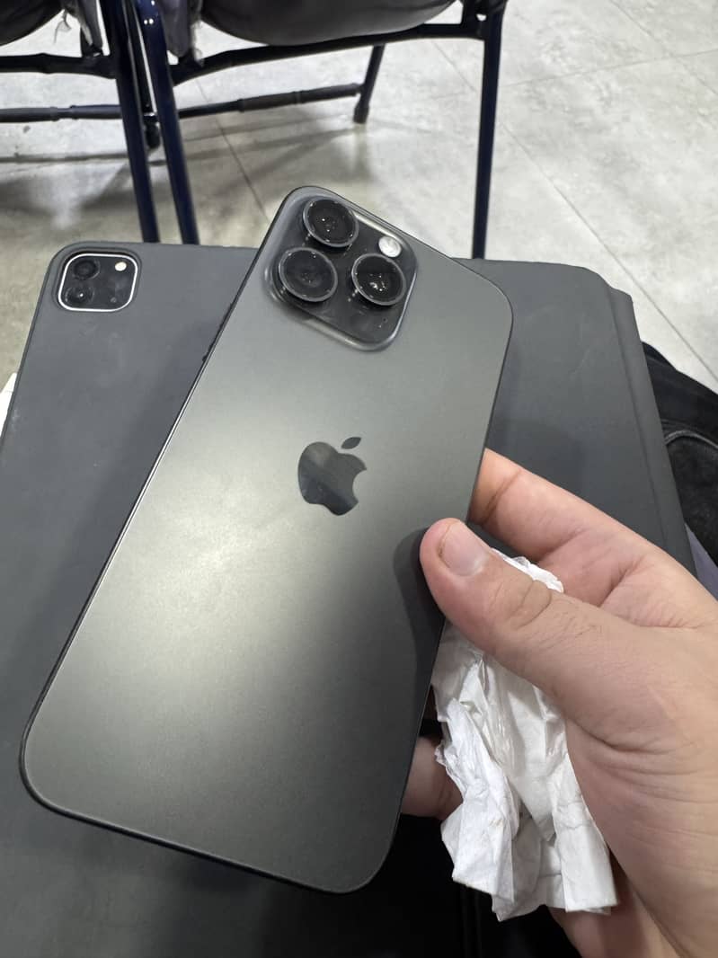 Apple iPhone 15 Pro Max JV 3