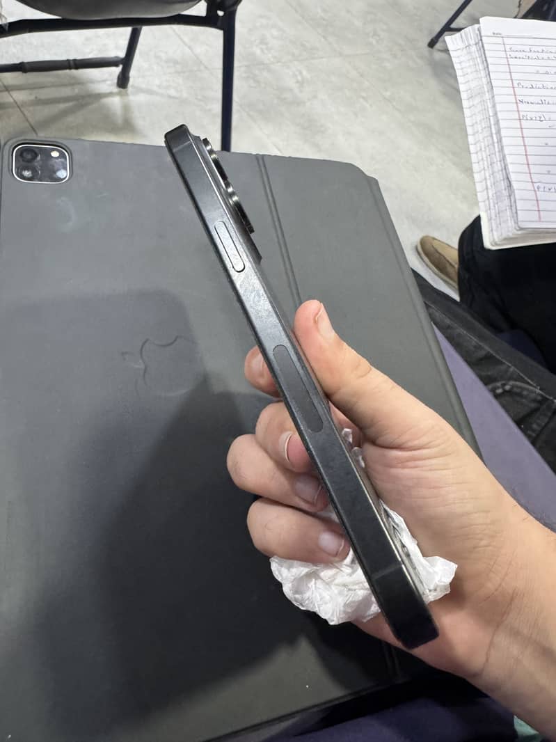 Apple iPhone 15 Pro Max JV 5