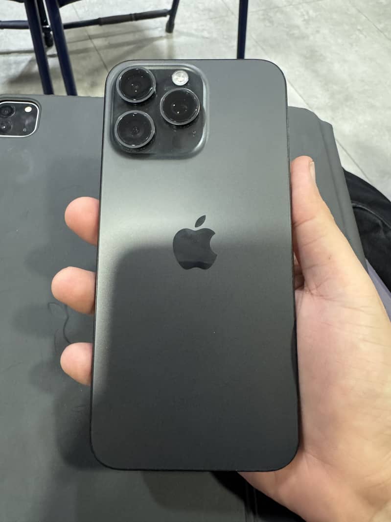 Apple iPhone 15 Pro Max JV 6