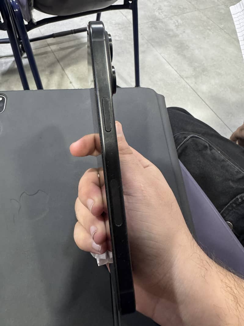 Apple iPhone 15 Pro Max JV 7