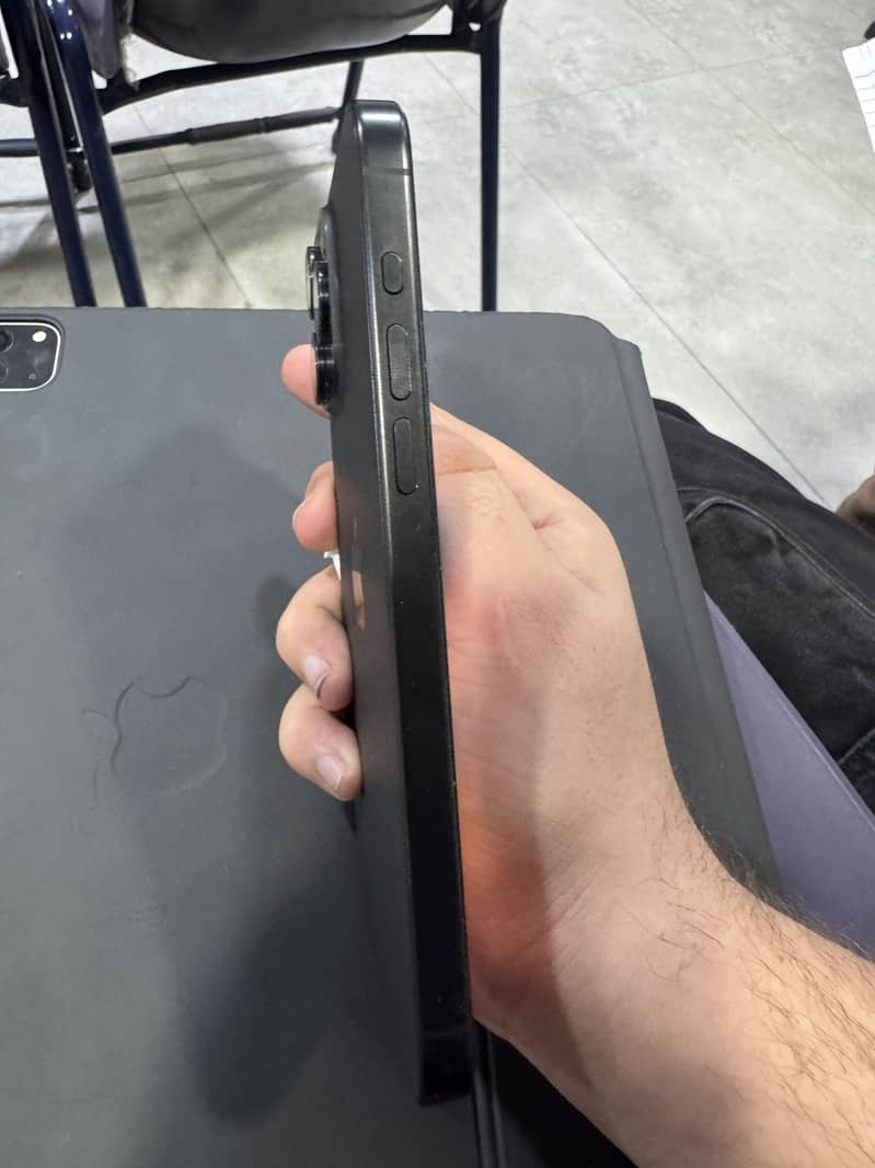 Apple iPhone 15 Pro Max JV 8