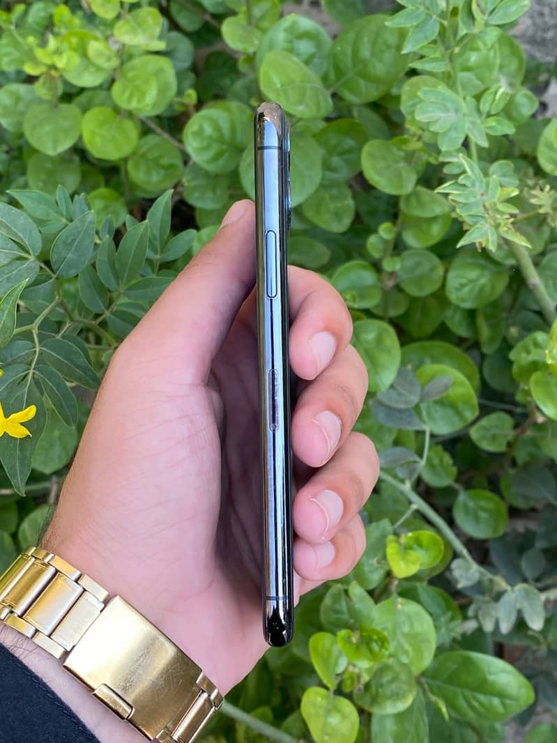 Iphone 11 pro best condition 1