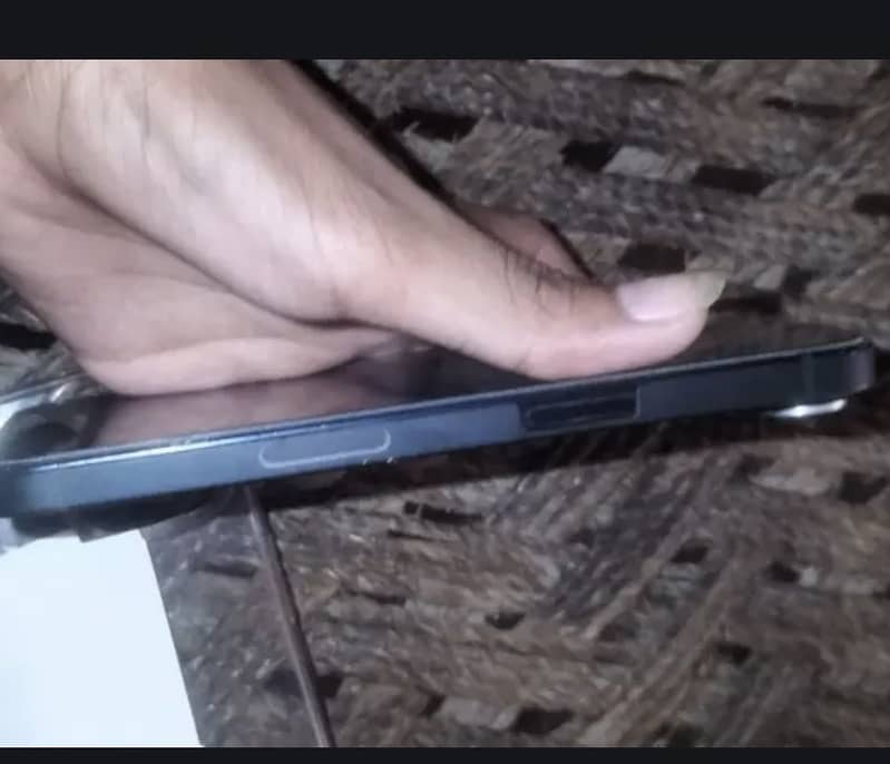 Apple iPhone 13 0