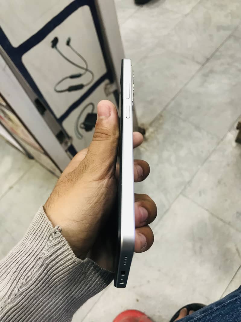 Realme C71 1