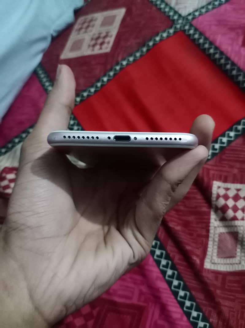 Apple iPhone 7 Plus 1