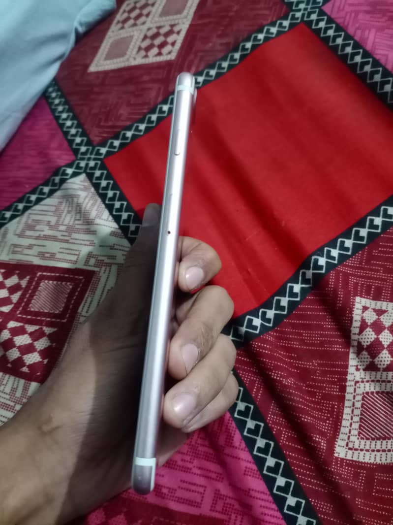 Apple iPhone 7 Plus 2