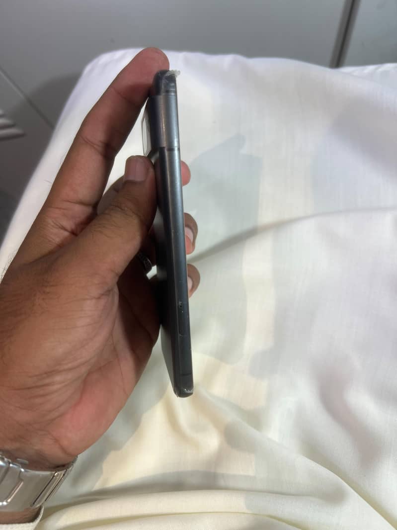 Google Pixel 8 4