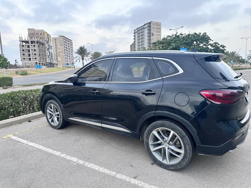 MG HS 2021 3