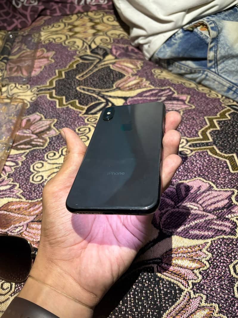 Apple iPhone XS 1