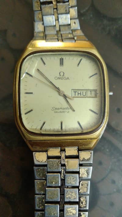 ORIGINAL SWISS OMEGA QUARTZ WORKING WATCH